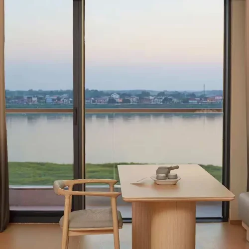 Business King Room Riverview With Balcony