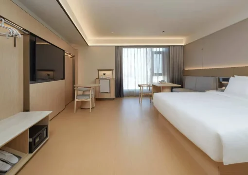 Superior King Room River View