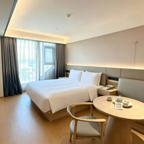 Superior King Room River View
