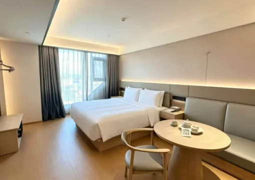 Superior King Room River View